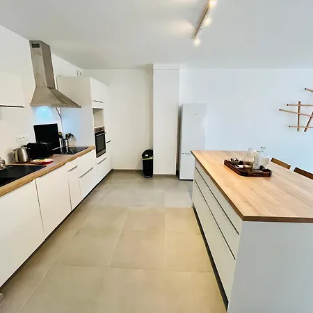 Semesterbostad Hypercentre, Spacieux, Lumineux, La Maison Du Rempart Tours