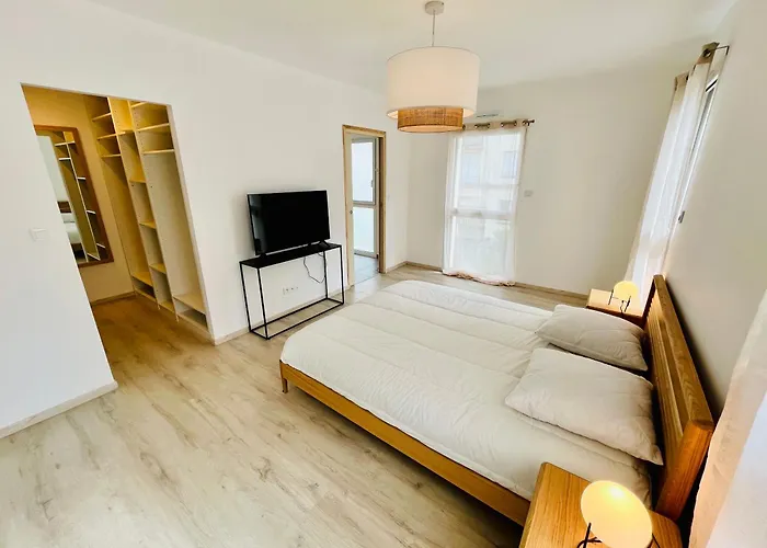 Hypercentre, Spacieux, Lumineux, La Maison Du Rempart