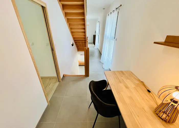 Prázdninový dům Hypercentre, Spacieux, Lumineux, La Maison Du Rempart *